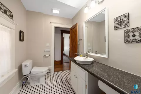 Bath - 710 E 2nd St, Canton, SD 57013 photo 5 of 5
