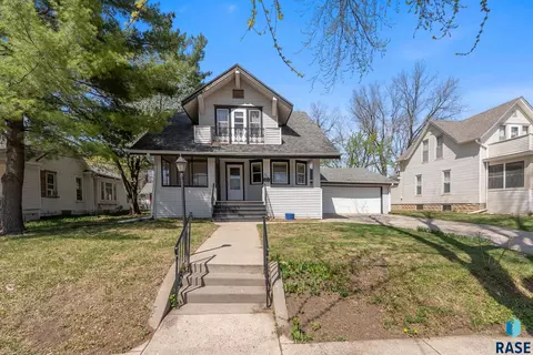 Exterior - 710 E 2nd St, Canton, SD 57013 photo 1 of 6