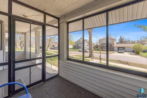 Exterior - 710 E 2nd St, Canton, SD 57013 photo 3 of 6