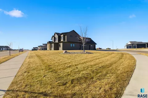 Exterior - 1130 E Madison St, Tea, SD 57064 photo 11 of 14