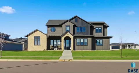 Exterior - 1130 E Madison St, Tea, SD 57064 photo 13 of 14