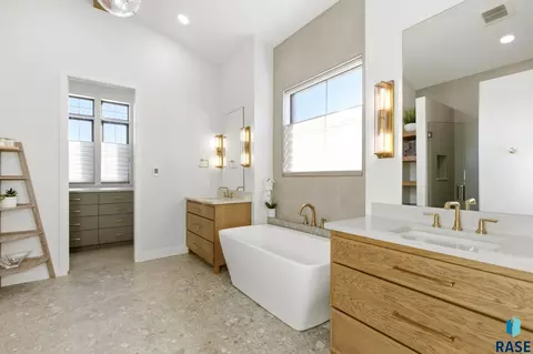 Bath - 1130 E Madison St, Tea, SD 57064 photo 3 of 8