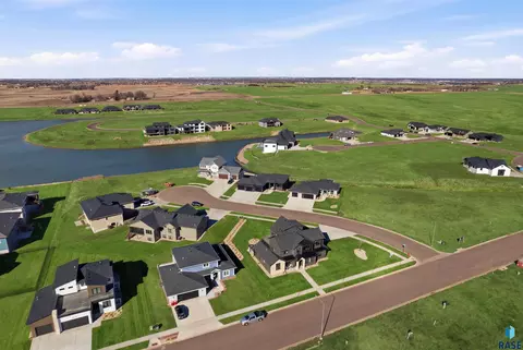 1130 E Madison St, Tea, SD 57064