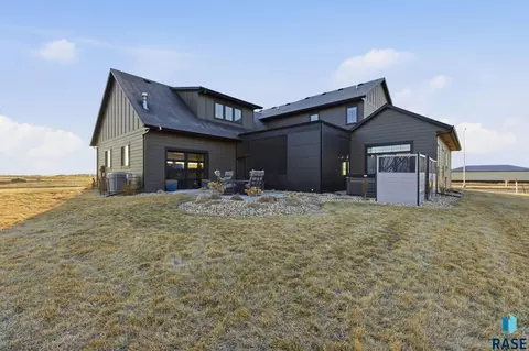 Exterior - 1130 E Madison St, Tea, SD 57064 photo 9 of 14