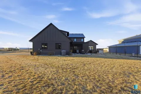Exterior - 1130 E Madison St, Tea, SD 57064 photo 10 of 14