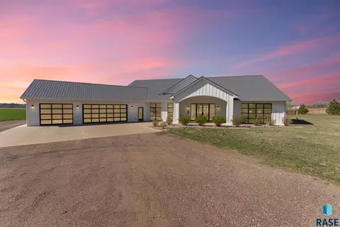 Exterior - 46592 268th St, Sioux Falls, SD 57106 photo 2 of 15