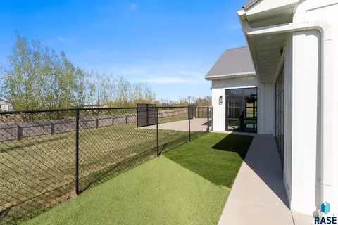 Exterior - 46592 268th St, Sioux Falls, SD 57106 photo 9 of 15