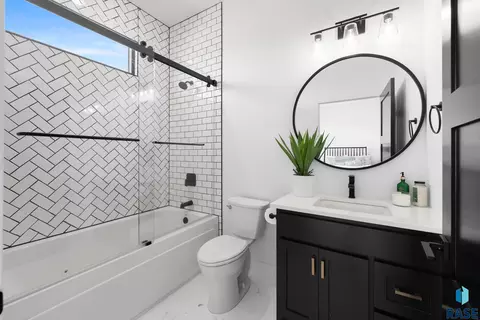 Bath - 46592 268th St, Sioux Falls, SD 57106 photo 5 of 8