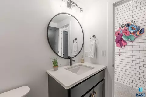 Bath - 46592 268th St, Sioux Falls, SD 57106 photo 1 of 8