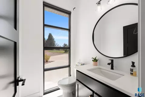 Bath - 46592 268th St, Sioux Falls, SD 57106 photo 8 of 8