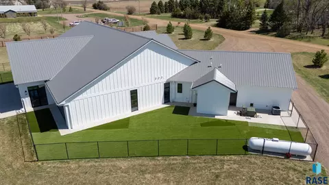 Exterior - 46592 268th St, Sioux Falls, SD 57106 photo 14 of 15