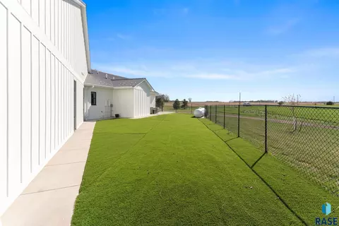 Exterior - 46592 268th St, Sioux Falls, SD 57106 photo 10 of 15