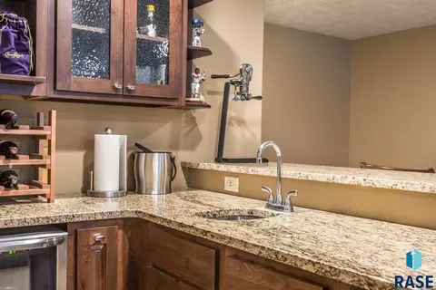 Kitchen - 7100 E Archstone St, Sioux Falls, SD 57110 photo 5 of 5