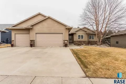 Exterior - 7100 E Archstone St, Sioux Falls, SD 57110 photo 2 of 8