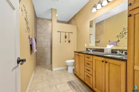Bath - 23931 464th Ave, Chester, SD 57016 photo 1 of 3
