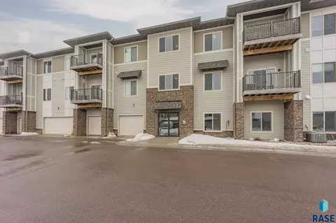 7701 S Townsley Ave #206, Sioux Falls, SD 57108