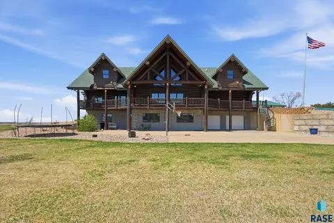 47065 308 St, Beresford, SD 57004