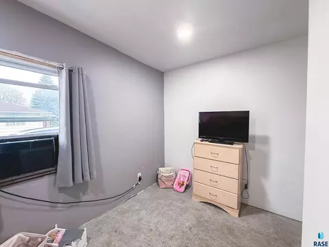 714 NW 3rd St, Madison, SD 57042 photo 22
