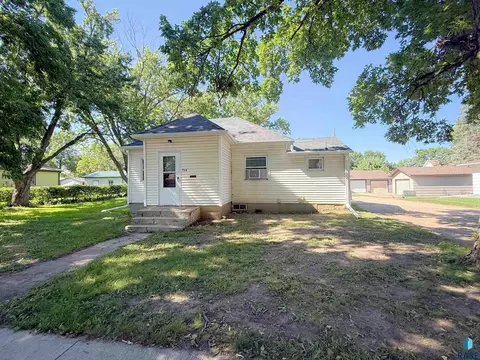 714 NW 3rd St, Madison, SD 57042 photo 24