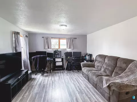 714 NW 3rd St, Madison, SD 57042 photo 3