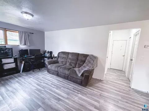 714 NW 3rd St, Madison, SD 57042 photo 5