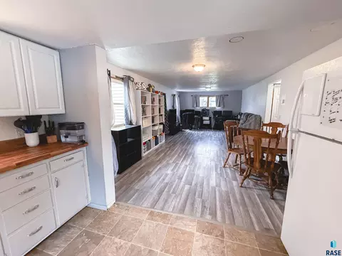 714 NW 3rd St, Madison, SD 57042 photo 12