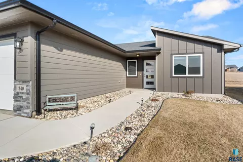 Exterior - 240 N Ceylon Ave, Tea, SD 57064 photo 1 of 4