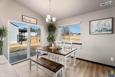 Dining - 240 N Ceylon Ave, Tea, SD 57064 photo 1 of 2