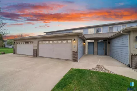 6300 Santa Rosa Cir #B, Sioux Falls, SD 57108