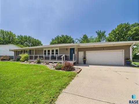 503 Wood St, Valley Springs, SD 57068