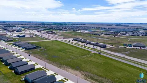 235 Devitt Dr, Harrisburg, SD 57032 photo 4