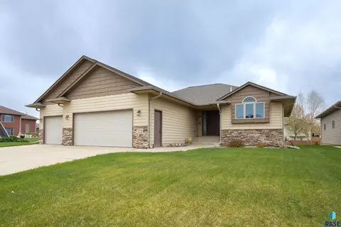 7816 W Kelsey Cir, Sioux Falls, SD 57106