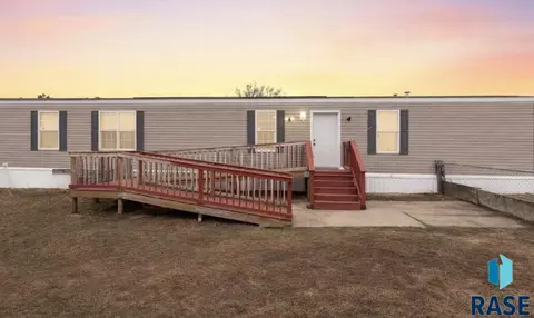 6013 W Flamingo Pl, Sioux Falls, SD 57107