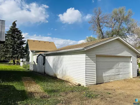 Other - 115 E Turner St, Irene, SD 57037 photo 3 of 4