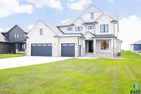 5605 E Canter Ridge Cir, Sioux Falls, SD 57110