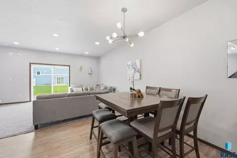 Dining - 4606 E Whisper Ridge Pl, Sioux Falls, SD 57108 photo 2 of 2