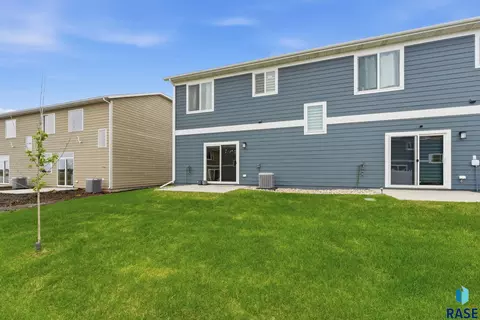 Exterior - 4606 E Whisper Ridge Pl, Sioux Falls, SD 57108 photo 3 of 5
