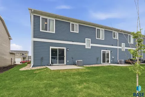 Exterior - 4606 E Whisper Ridge Pl, Sioux Falls, SD 57108 photo 2 of 7