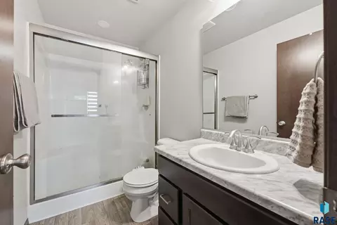 Bath - 4606 E Whisper Ridge Pl, Sioux Falls, SD 57108 photo 3 of 3