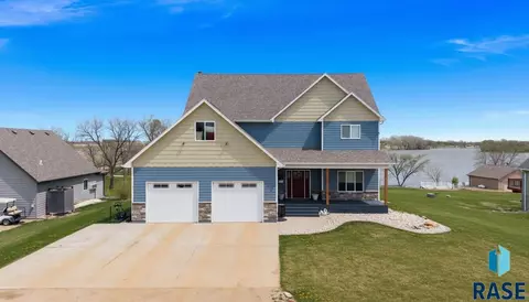Exterior - 101 Lakeview Dr, Hurley, SD 57036 photo 2 of 5
