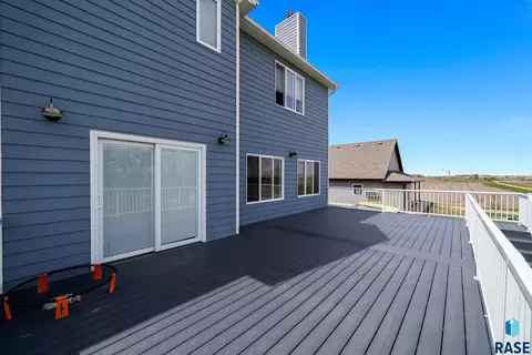 Exterior - 101 Lakeview Dr, Hurley, SD 57036 photo 4 of 5