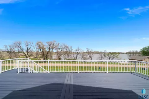 View/Area - 101 Lakeview Dr, Hurley, SD 57036 photo 1 of 10