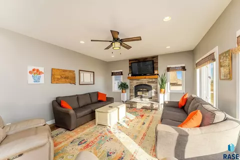 Living - 101 Lakeview Dr, Hurley, SD 57036 photo 2 of 2