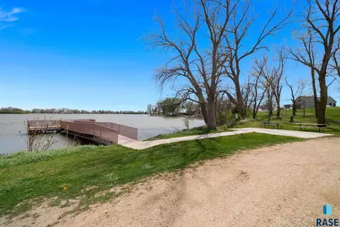 View/Area - 101 Lakeview Dr, Hurley, SD 57036 photo 2 of 10