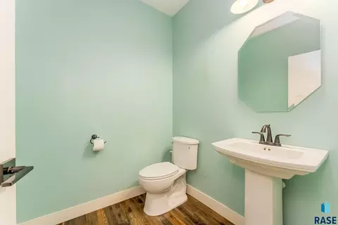 Bath - 101 Lakeview Dr, Hurley, SD 57036 photo 1 of 6
