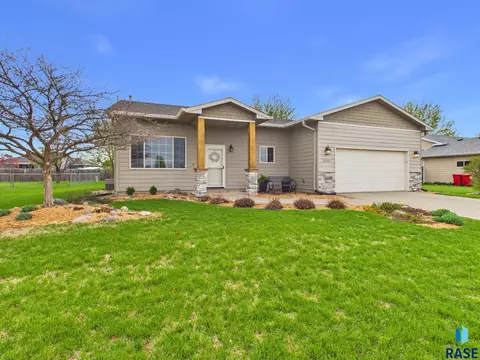 506 Troy Ave, Harrisburg, SD 57032