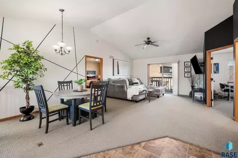 9268 W Norma Trl #6, Sioux Falls, SD 57106
