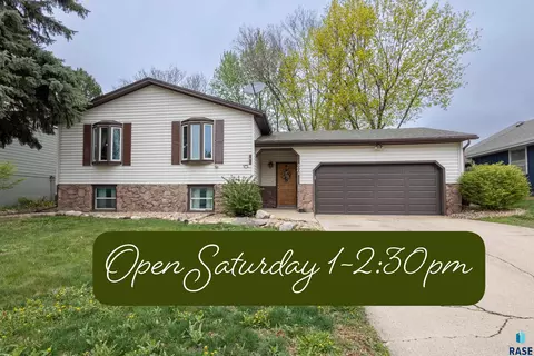 5004 W 49th St, Sioux Falls, SD 57106