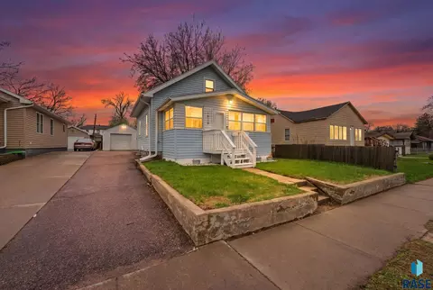 1415 E 5th St, Sioux Falls, SD 57103
