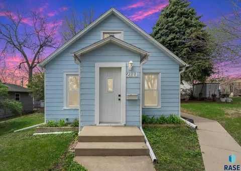 2111 S Spring Ave, Sioux Falls, SD 57105
